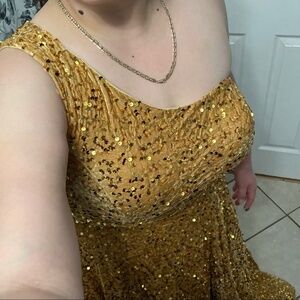 Princess Belle Halloween costume: Golden sequin dress